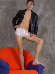 European gangsta twink Kody lets his gay nature break free in front of camera