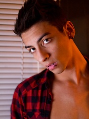 Exclusive model Roman Daniels ready to make his monster cock cum