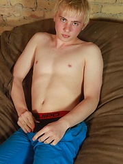 This week TR brings you a brand new model who\'s never done a scene before. Collin is just 18 and ...
