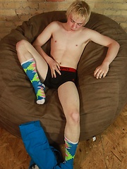This week TR brings you a brand new model who\'s never done a scene before. Collin is just 18 and ...