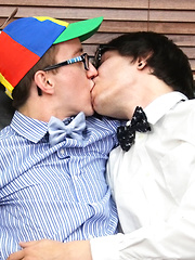Geeky Twinks Love The Dick!