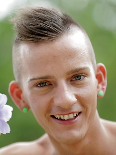 teen gay model David Hanson